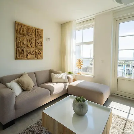 Spacious House With 5 Bathrooms, On The Markermeer * 아위트담