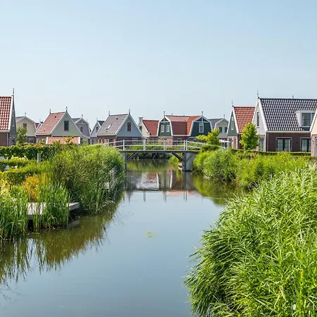 Spacious House With 5 Bathrooms, On The Markermeer Ferienhaus Uitdam
