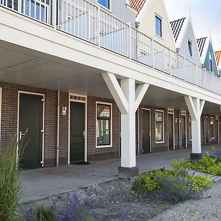 Ferienhaus Spacious House With 5 Bathrooms, On The Markermeer *