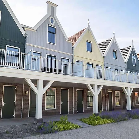 Spacious House With 5 Bathrooms, On The Markermeer Ferienhaus Uitdam