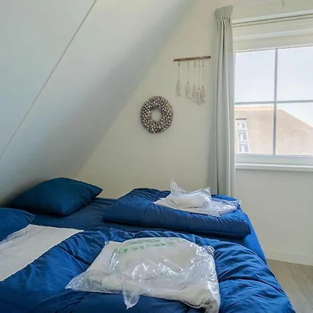 Spacious House With 5 Bathrooms, On The Markermeer Ferienhaus *