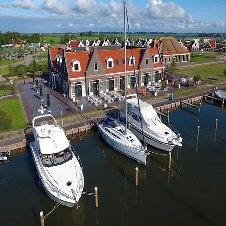 Spacious House With 5 Bathrooms, On The Markermeer Ferienhaus